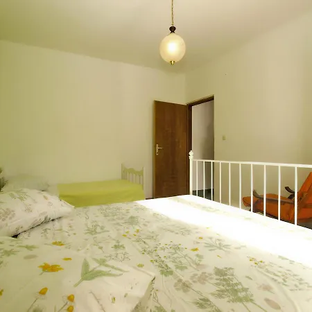 Ceda 415 Pula